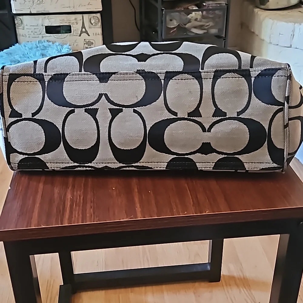 COACH Daisy Signature Canvas Satchel - Picture 3 of 5
